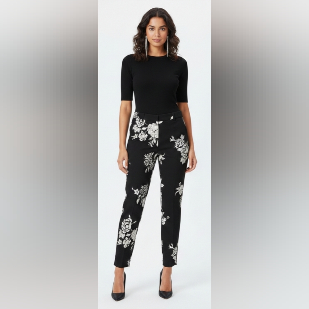 NWOT Old Navy Black and White Floral Cropped Pants Size 10